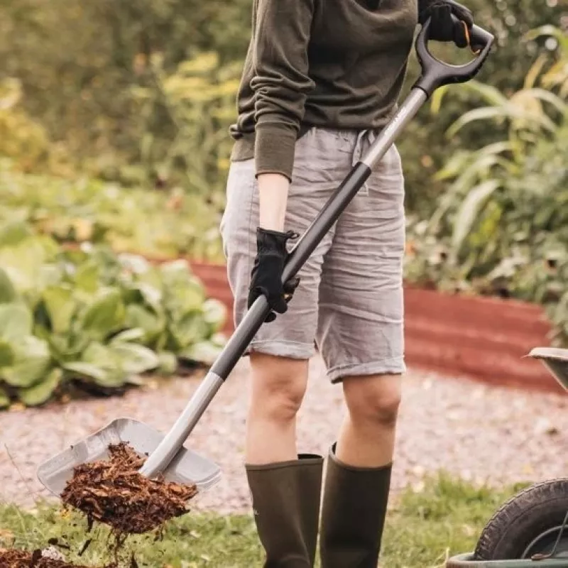 Lāpsta Fiskars Ergonomic FS.S. 1025376 Pelēka — ergonomiska dārza lāpsta Fiskars 1070058