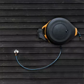 Fiskars 1027095 šļūtenes turētājs Fiber, metāls melns