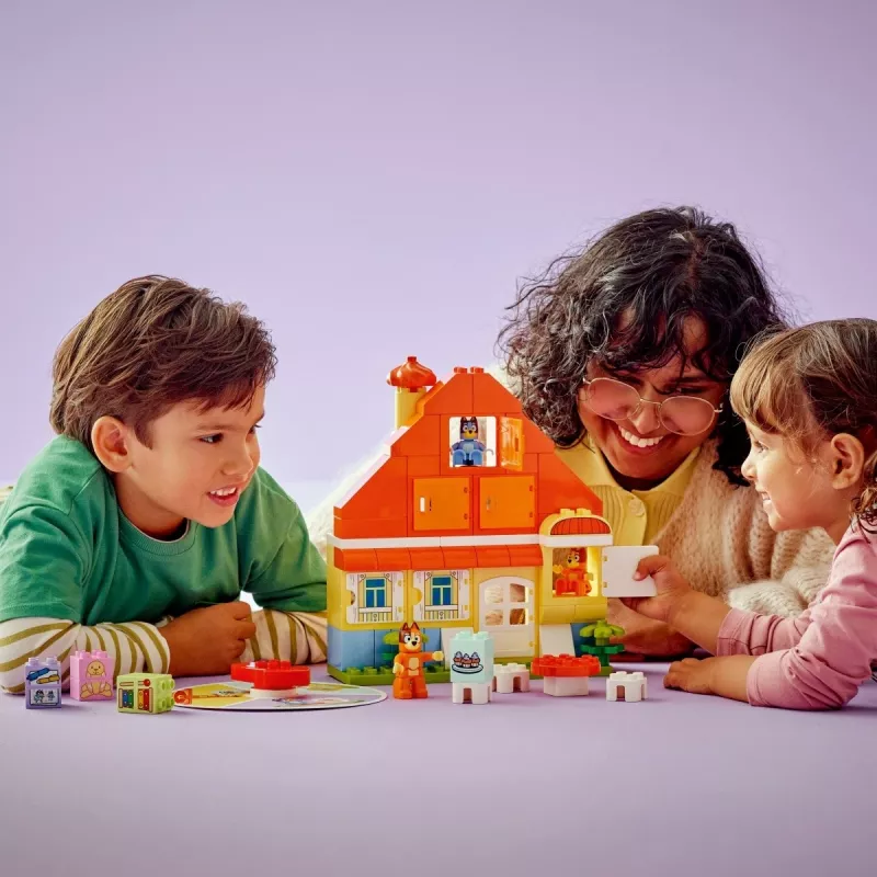 Būvniecības rotaļlieta LEGO Bluey Ģimenes māja ar atmiņas spēli 10459 — 83 gabali, 3 minifigūras, vecums 3+