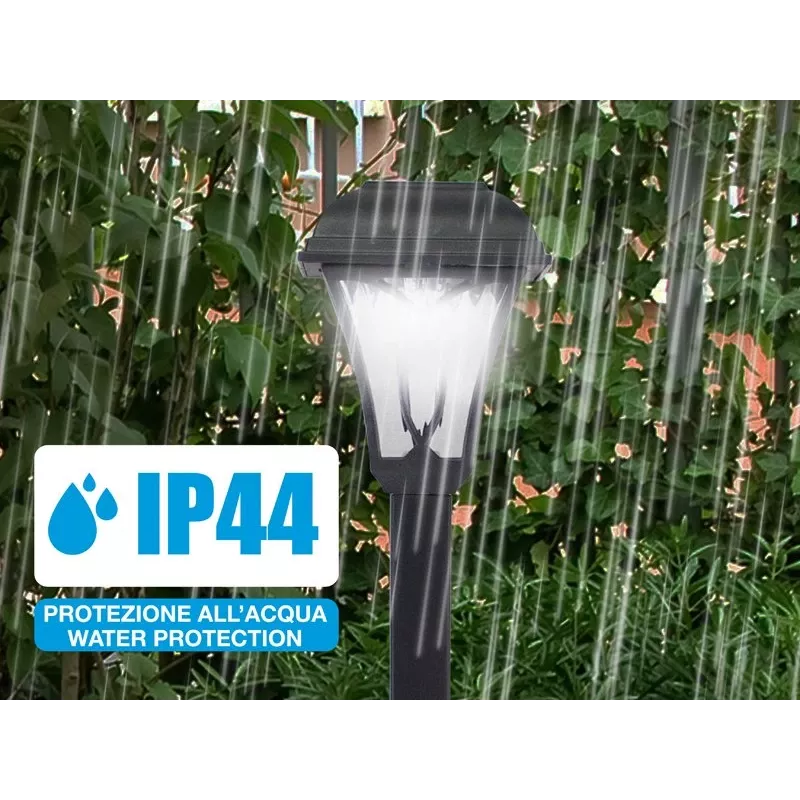 Beper P207ILO040 saules dārza un balkona gaismekļi ar iedurāmiem mietiņiem, 4 gaismekļu komplekts, IP44, melni