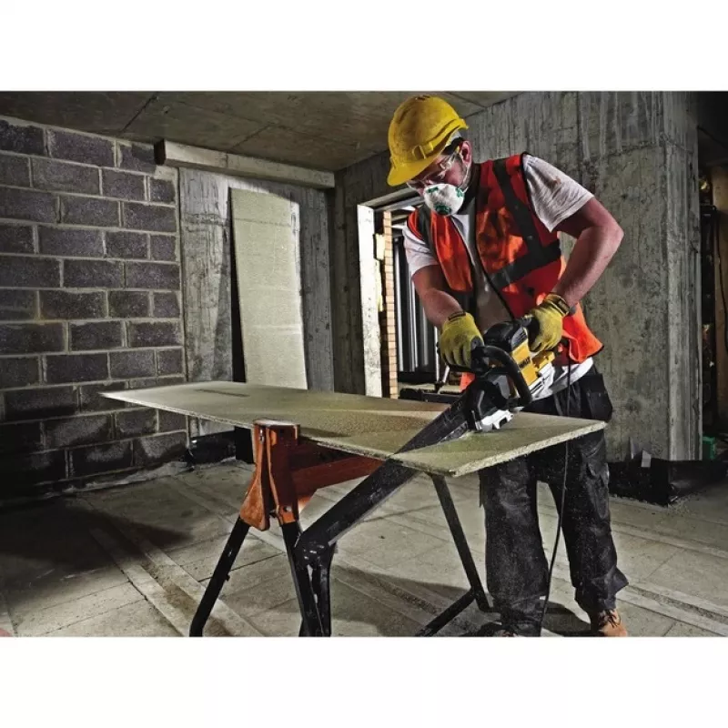 DeWALT DWE397 aligatorzāģis