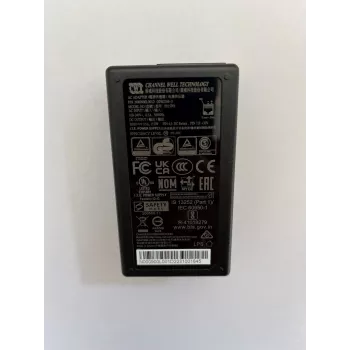PoE adapteris Cambium Networks N000900L001D — Gigabit Ethernet, 30 V PoE, 15 W jauda, 90–264 V AC ieeja