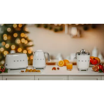 Smeg KLF03WHEU Elektriskā tējkanna, hromēta