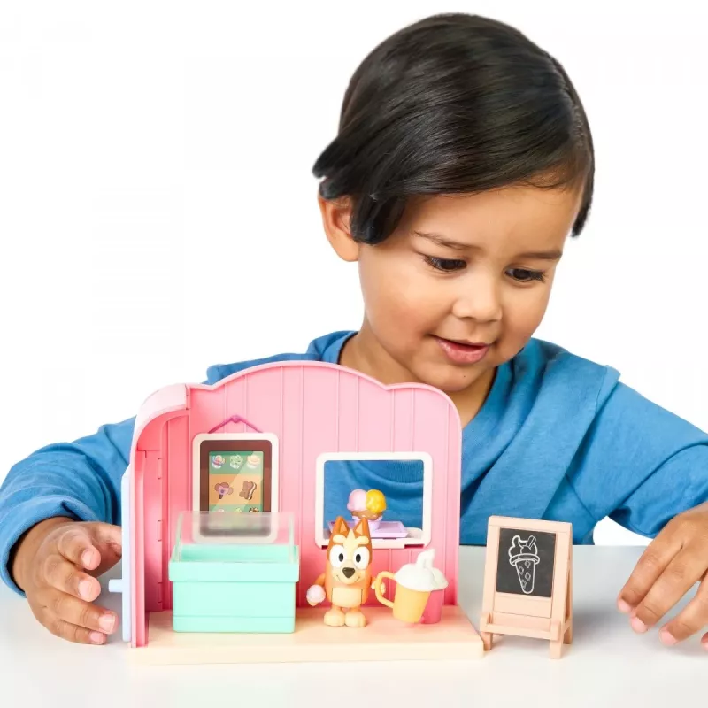 TMTOYS figūru komplekts Mini Bluey Saldējuma Veikals BLU17553 – kolekcionējamas rotaļu figūras, maza mēroga komplekts