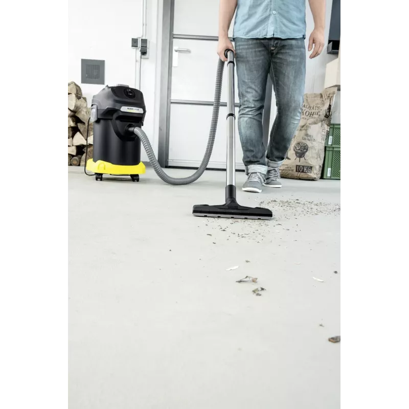 Sausais putekļsūcējs Karcher AD 4 Premium — 17 L, 600 W, bezmaiss, metāla šļūtene, hromēta caurule