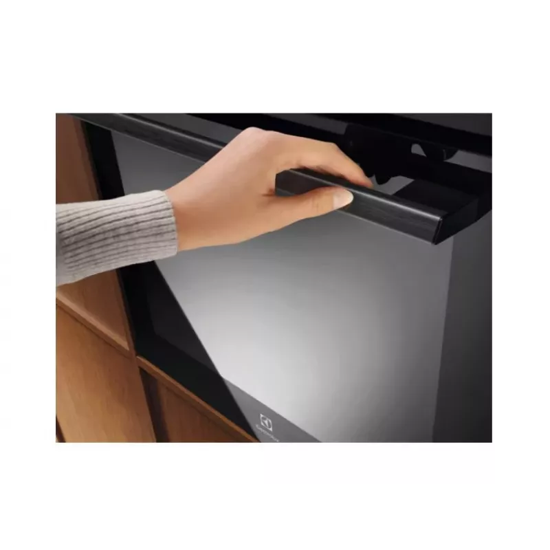 Iebūvējamā krāsns Electrolux LOD8P39Z — 72 L, pirolītiskā pašattīrīšanās, TFT displejs, melna