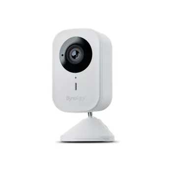 IP drošības kamera Synology CC400W — 4 MP (2560×1440), Wi‑Fi, IP65, 125° horizontāli, 30 kadri/s, microSD līdz 256 GB