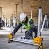 Statīvs ripzāģim DeWalt DE7033 — alumīnija saliekams, 4 kājas, izvēršams līdz 2,5 m, ietilpība 227 kg, 16 kg