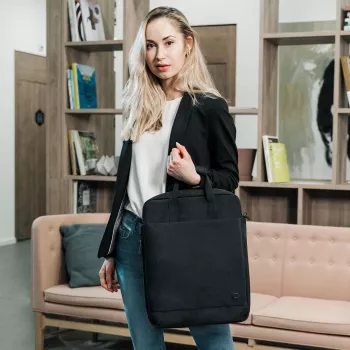 DICOTA Eco MOTION 13 - 15.6 collu melna rokassoma ar rokturi un plecu siksnu