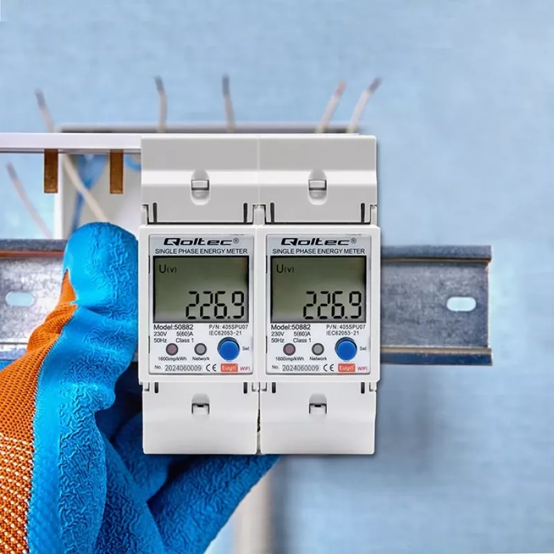 Qoltec 50882 Vienfāzes elektroniskais elektroenerģijas patēriņa skaitītājs DIN sliedei | Wi-Fi | TUYA | 230V | LCD