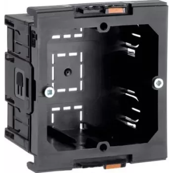 Hager G2850 Dado Trunking ierīces montāžas kārba (71 mm x 64 mm)