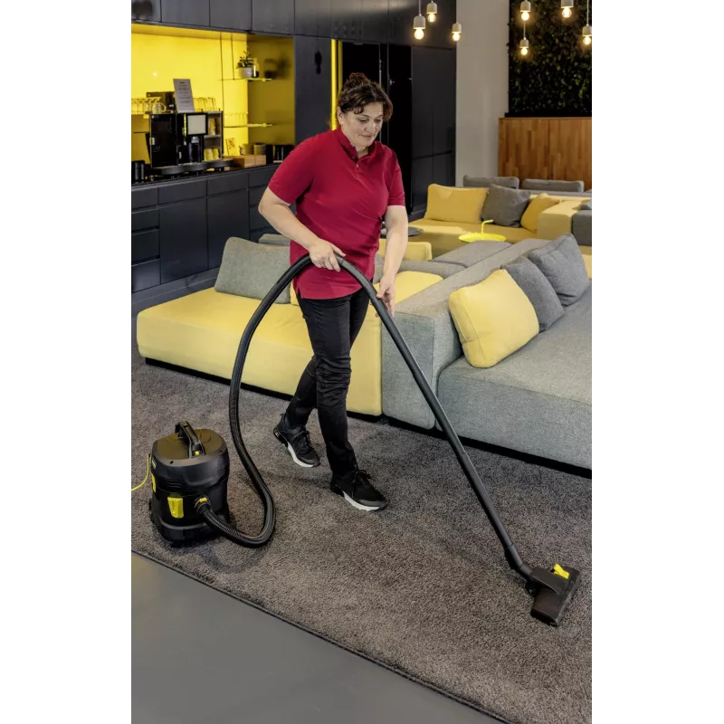 Putekļsūcējs KARCHER 1.527-222.0, 850 W, 11 L, cilindrisks, sausa tīrīšana, ar putekļu maisu, melns