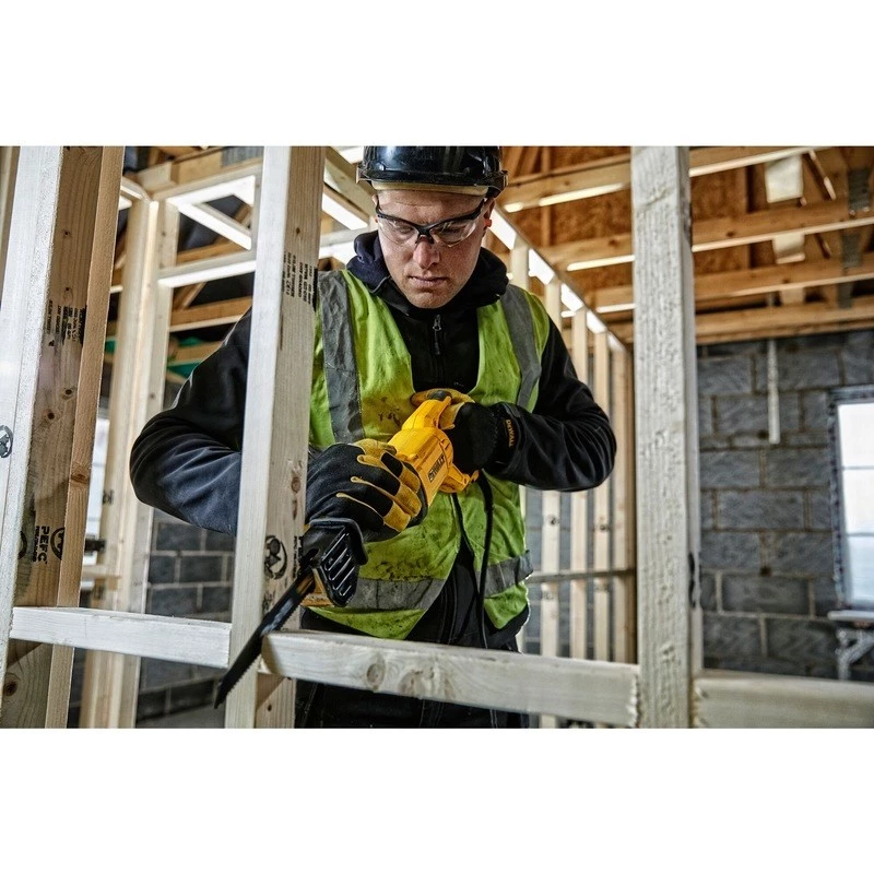 DeWALT DWE305PK-QS zobenzāģis, 1100 W, gājiens 29 mm, maks. 2800 gājieni/min, zāģēšanas dziļums koksnē 280 mm, 3,5 kg, melns/dzeltens