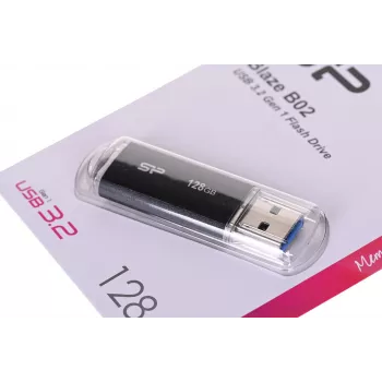 USB zibatmiņa Silicon Power 128 GB USB Type-A 3.2 Gen 1 Blaze B02, plastmasas vāciņš, atslēgu gredzens, melna