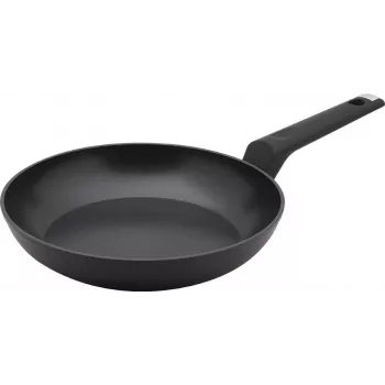Cepamā panna LAMART LP1002 MARCHE 24 cm — alumīnija nepiedegoša, melna