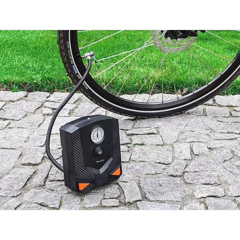 Pārnēsājams gaisa sūknis TRACER RES-03ML 12V 150 PSI — auto riepu piepūšanas ierīce