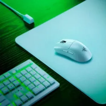Spēļu pele un pelējuma paliktnis Razer Viper V3 Pro + Gigantus M — balts