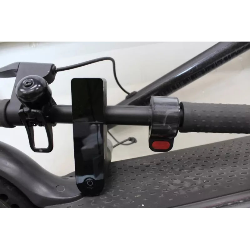 Izpārdošana. Xiaomi Mi Electric Scooter Pro 2 (Melns) | 600 W | 25 km/h | 3 mēneši | Melns | LIETOTS, SASKRAPĒTS, NETĪRS, MAZA PLESA AIZMUGURĒ