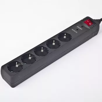 Gembird SPG5-C-5 pagarinātājs ar pārsprieguma aizsardzību 1.5 m 5 kontaktligzdas Melns