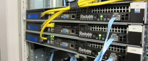 Ugunsmūris un VPN rūteris mazam birojam: izvēle, iestatīšana un uzturēšana