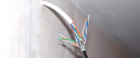 Ethernet kabeļi sienās remonta laikā: kā ieplānot mājas tīklu, kas kalpos desmit gadus