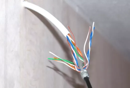 Ethernet kabeļi sienās remonta laikā: kā ieplānot mājas tīklu, kas kalpos desmit gadus