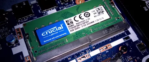 Jaunināt vai būvēt? DDR4 un DDR5 darbnīcas ceļvedis 2026. gada cenām
