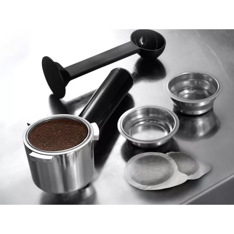 Espresso automāts DeLonghi EC685.R 1.1 L, 15 bāri, pusautomāts, tvaika caurule, 2 krūzēm