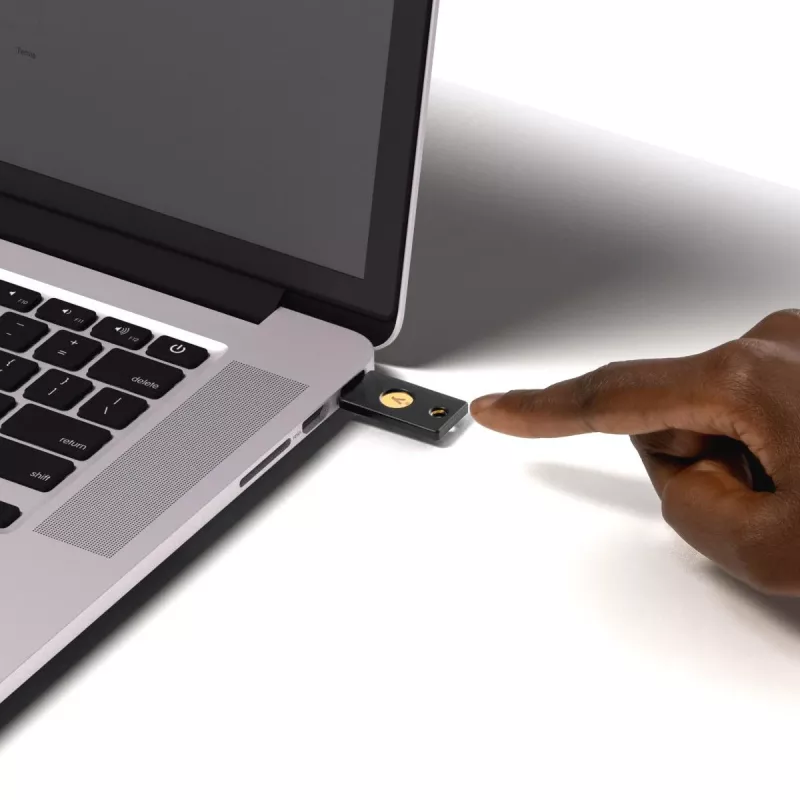 Yubico YubiKey 5 NFC FIPS drošības atslēga, USB-A, melna