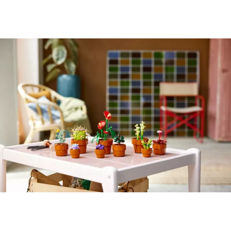 LEGO Icons Mini Plants komplekts 10329 — 9 būvējami mazi augu modeļi, 758 gabali, 18+