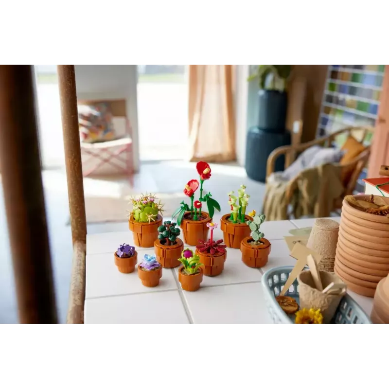 LEGO Icons Mini Plants komplekts 10329 — 9 būvējami mazi augu modeļi, 758 gabali, 18+