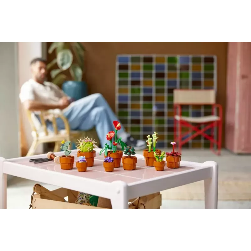 LEGO Icons Mini Plants komplekts 10329 — 9 būvējami mazi augu modeļi, 758 gabali, 18+