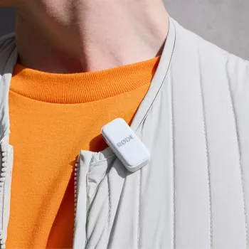 Bezvadu mikrofonu sistēma Rode Wireless Micro Lightning — omnidirekcionāls, 48 kHz/24-bit, 7 h akumulators, 100 m diapazons, balta