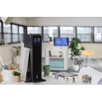 APC Smart-UPS On-Line 2200VA Tower 230V 8xC13+2xC19 SmartSlot pagarināts darbības laiks bez sliežu komplekta