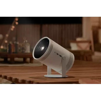 Īpaši īsa fokusa DLP 1080p datu projektors Samsung SP-LFF3CLAXXXH — 30–100 collas (0.8–2.7 m), Wi‑Fi 5, HDR10+, HLG, 5W RMS, 1,4 kg, Balts