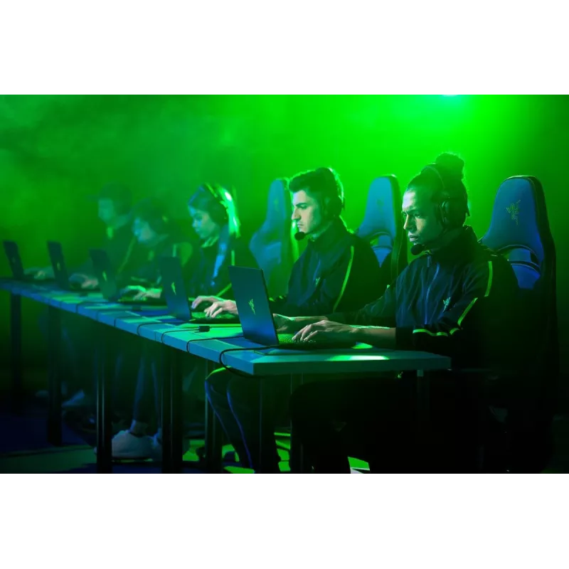 RAZER Blackshark V2 Pro (2023) bezvadu spēļu austiņas - Melna