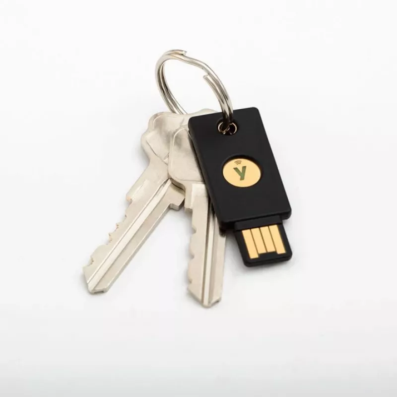 YUBICO YubiKey 5 NFC — fiziskā drošības atslēga