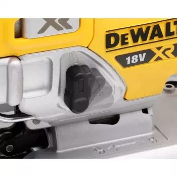 Finierzāģis DeWALT DCS334NT-XJ bezvadu 18V, gājiens 2,6 cm, griešanas dziļums kokā 135 mm, slīpums 0–45°, augšējais rokturis, mīksts satvēriens