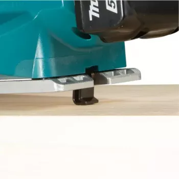 Elektriskā ēvele Makita DKP181Z, 18V, ēvelēšanas platums 82 mm, maks. skaidas biezums 3 mm, tukšgaitas ātrums 12 000 apgr./min, izgriezuma dziļums 0–25 mm