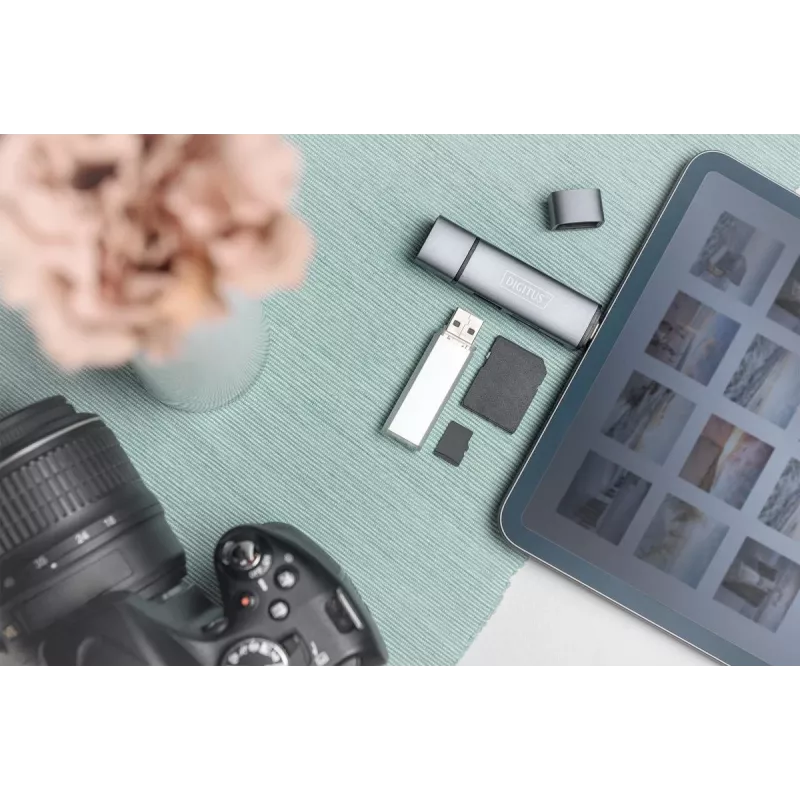 DIGITUS DA-70886 Kombinētais karšu lasītājs USB-C + USB 3.0, 1x SD, 1x MicroSD, 1x USB 3.0, pelēks