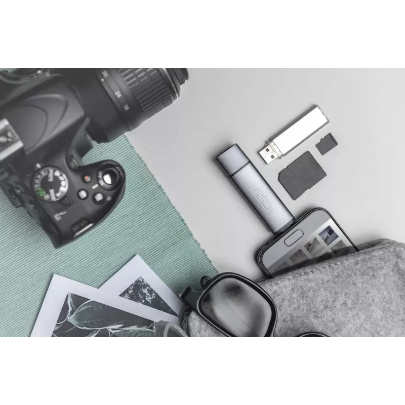 DIGITUS DA-70886 Kombinētais karšu lasītājs USB-C + USB 3.0, 1x SD, 1x MicroSD, 1x USB 3.0, pelēks