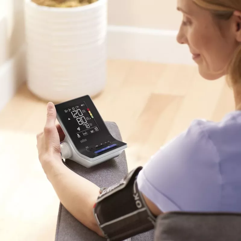 Braun ExactFit 3 augšdelma automātiskais asinsspiediena mērītājs (2 lietotāji)