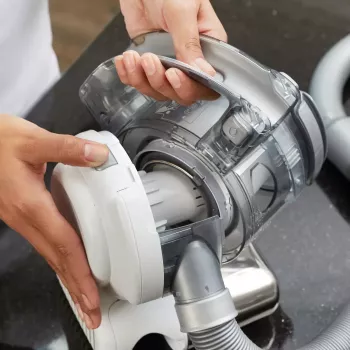 Bezvadu putekļsūcējs Black & Decker PD1820L-QW — 18V Li-Ion, 1,5Ah, 0,56L bezmaiss, 15 min darbība