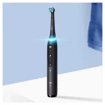 Oral-B iO Series 5 pieaugušo vibrējoša zobu birste, melna