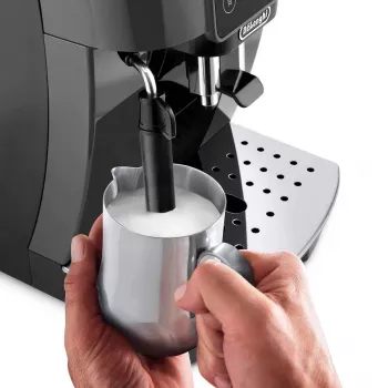 Kafijas automāts DeLonghi Magnifica Start ECAM220.22GB — 1450W, 1.8 L ūdens tvertne, iebūvēta dzirnaviņa