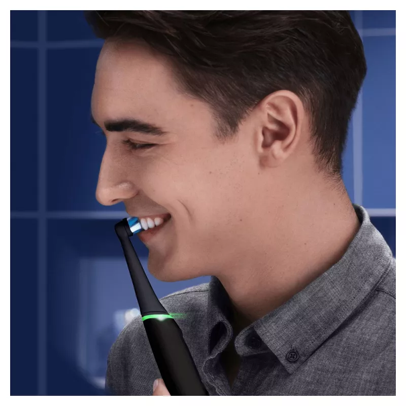 Oral-B iO 6 Pieaugušo Vibrējoša Zobu Birste Melna