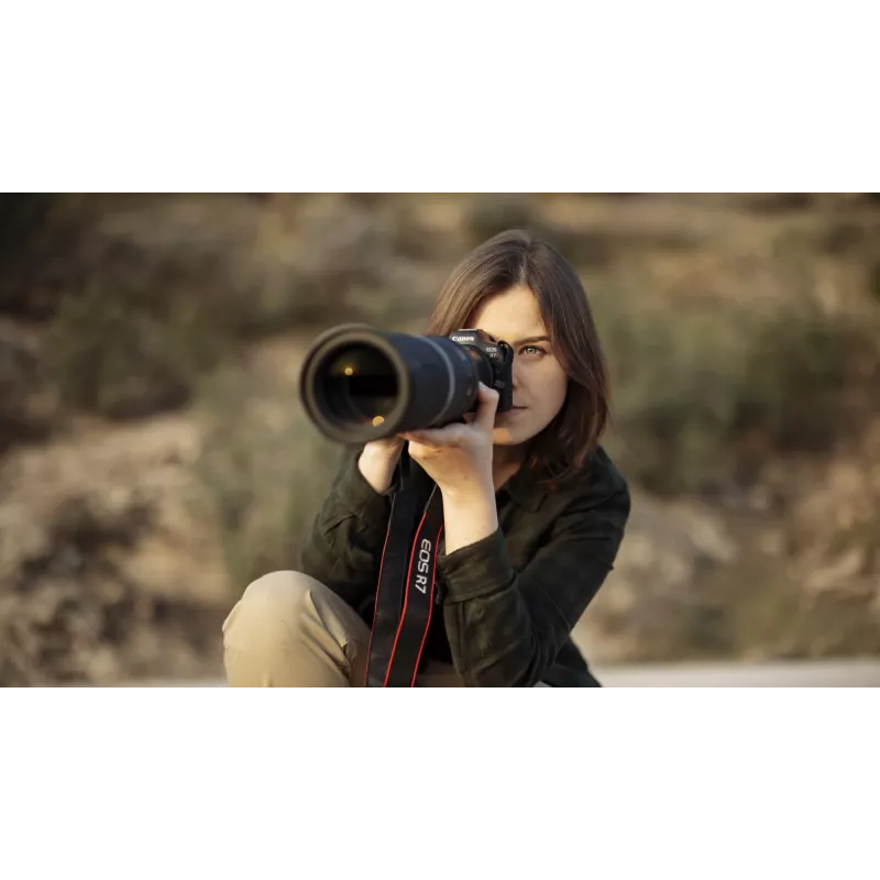 Canon EOS R7 bezspoguļa kamera ar RF-S 18-150mm F3.5-6.3 IS STM objektīvu, 32,5 MP CMOS, 4K video, 0,53 kg, melna