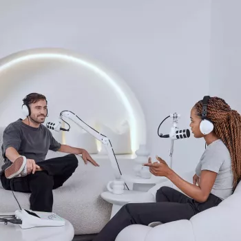 Audio interfeiss Rode RØDECaster Duo balts — 2 kanālu USB podkāstu konsole ar mikseri un priekšpastiprinātājiem