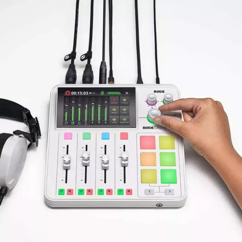 Audio interfeiss Rode RØDECaster Duo balts — 2 kanālu USB podkāstu konsole ar mikseri un priekšpastiprinātājiem