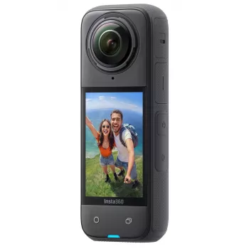 Action kamera Insta360 X4 — 72 MP, 8K (7680×3840) CMOS, 1/2 coll sensora, iebūvēts displejs, Wi‑Fi, 120 kadri/s, MicroSD, 602 g, melna
